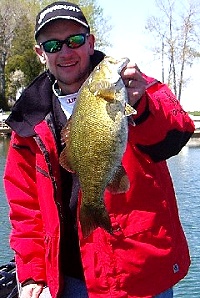 Green Bay and Sturgeon Bay Wisconsin smallmouth bass fishing guide service in Door County Wisconsin